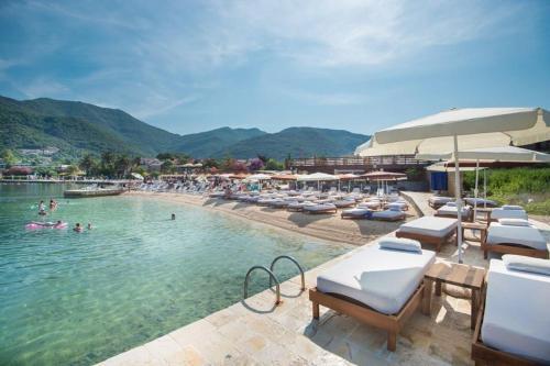 1 Bed Large Apartment Pool Ivy House - Tivat