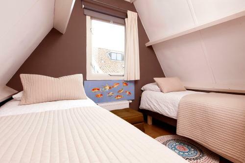 Very Nice Cottage In Durgerdam, With Private Garden, Free Parking, Pets Allowed