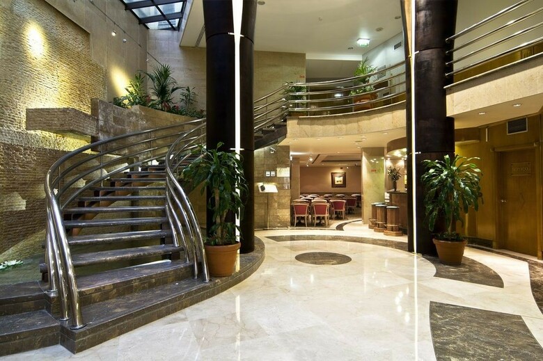 Sana Reno Hotel