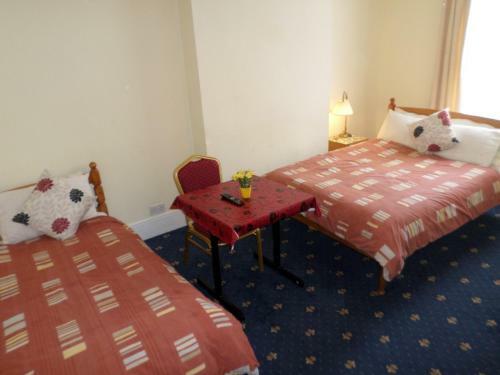 Hostal Atini Guest House