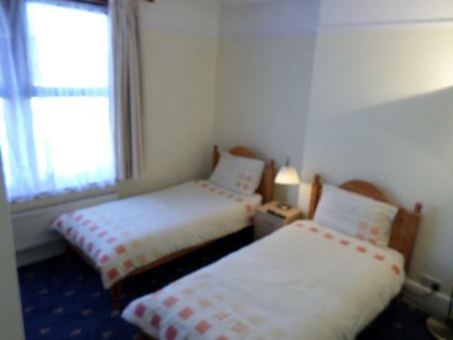 Hostal Atini Guest House