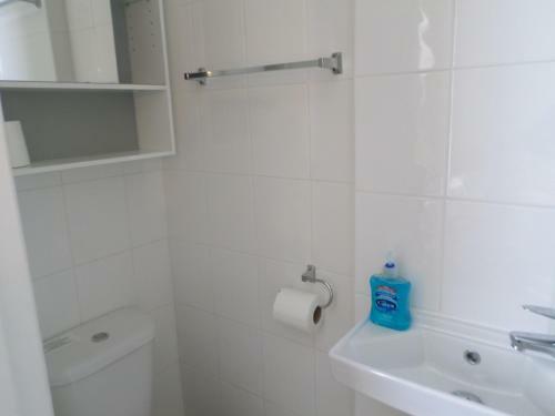 Hostal Atini Guest House