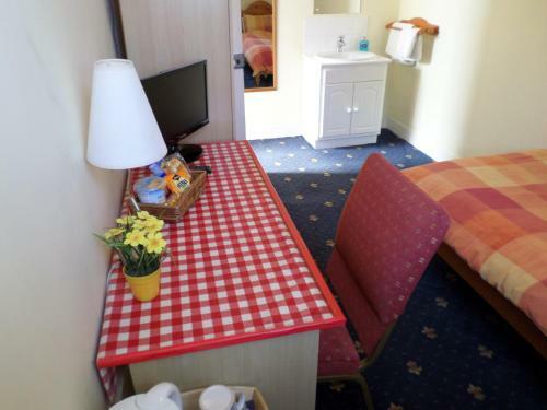 Hostal Atini Guest House