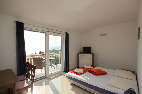 Apartments By The Sea Brist, Makarska - 18097