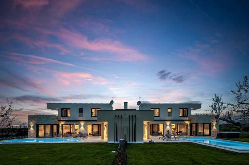 Beautiful Villa Estate & Primavera