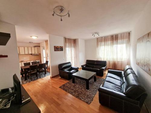 Temple Lux Apartment