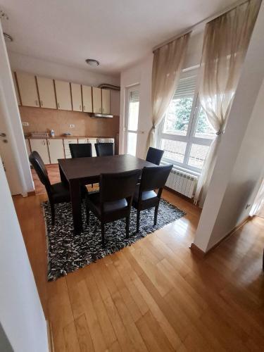 Temple Lux Apartment