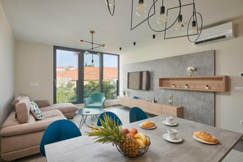 Tiffany Apartments