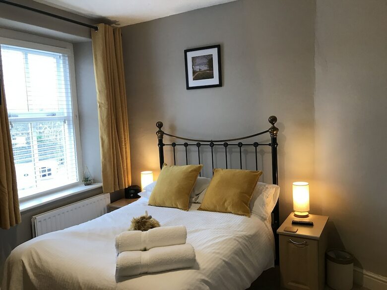 Hostal Holly-wood Guest House