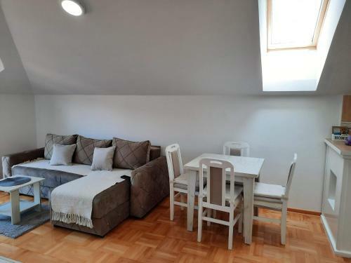 Oggy Apartment