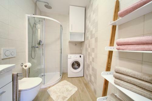 Seafront Apartment With Heated Swimming Pool