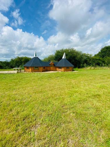 1 Miniature Oast House Or 1 Separate Self Contained Duck Shed