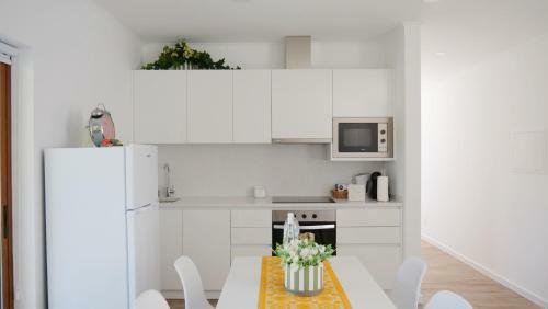 Apartamento Casa Jasmim, Quinta Carmo - Alcoba�a/nazar�