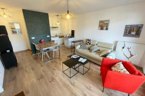 Apartment Near The Beach -5 Min Walk