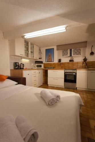 Studio Apartment Nihar