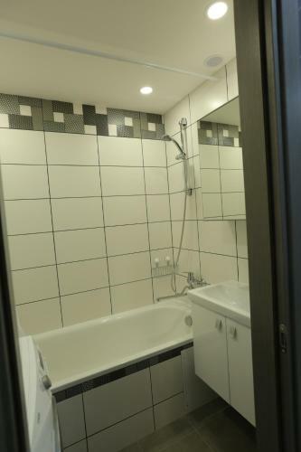 Comfy 2 Room Apartment - Free Parking - 350mbps Wifi - Netflix