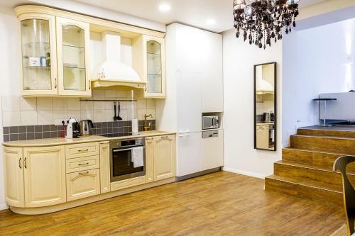 Majestic Old Town Apartment