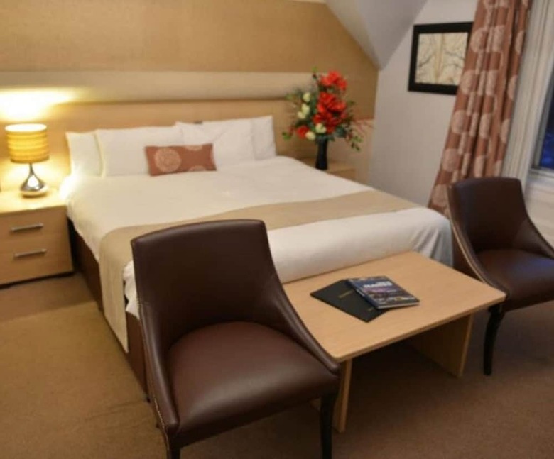 Number 10 Hotel
