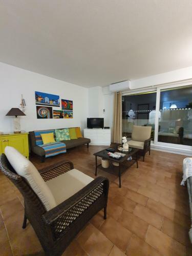 Tropical Apartment
