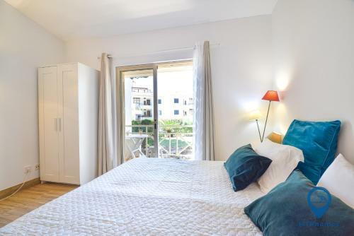 Apartamento Est�dio Com Piscina A 3 Minutos Das Praias