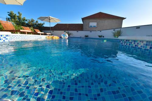 Villa Navita Augustinus With Pool