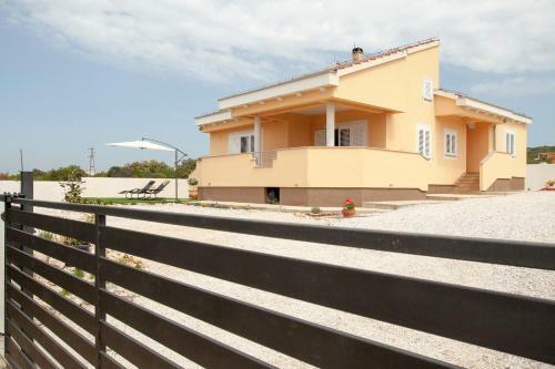 Villa Karmen