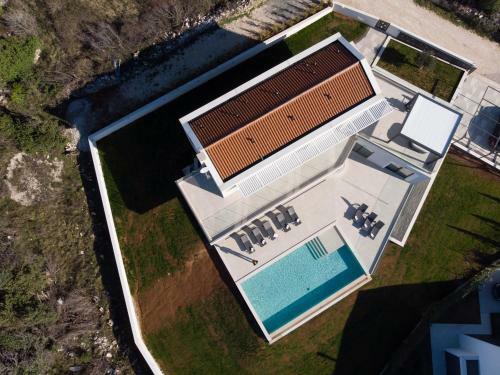 Villa Lea With Sea View Only 1.5 Km From The Beach