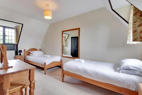 Lodge Lympne Castle Cottages