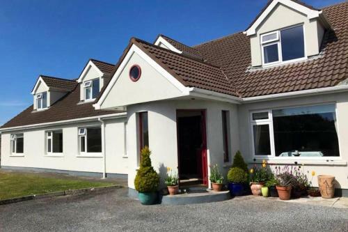 Spacious Seaside Apartment 3km From Clifden