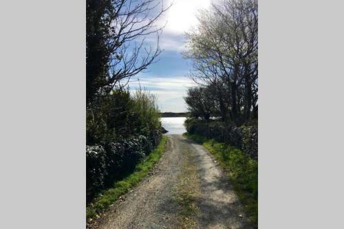 Spacious Seaside Apartment 3km From Clifden