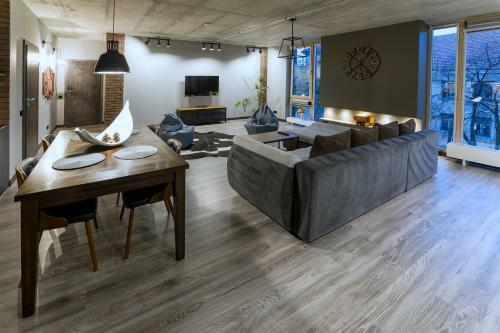 Manto Loft Style Apartment