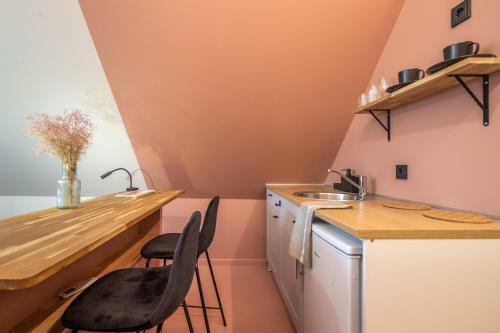 B2 Apartments