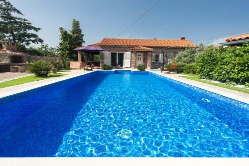Mediterranean Villa Azul With Private Swimming Pool And Jacuzzi