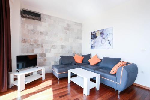 Apartment Status 5