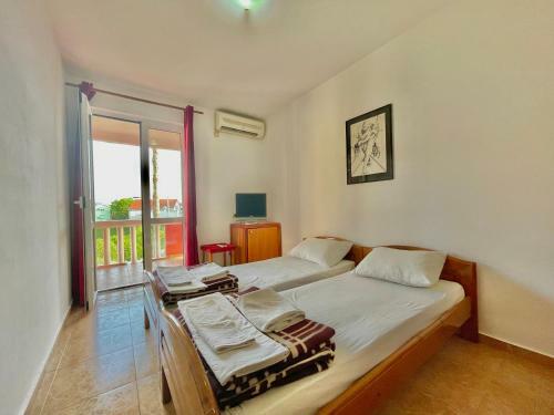 Hostal Vila L Budva