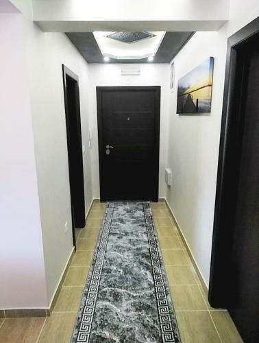 R Apartment
