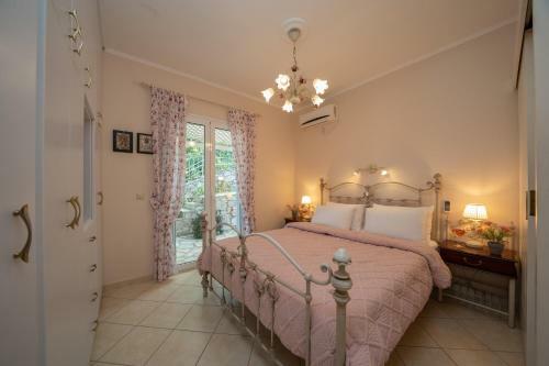 Private Villa Close To Famous Myrtos Beach With Private Boat!