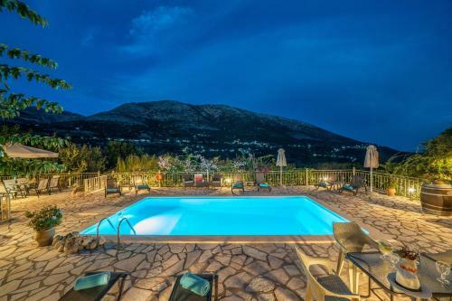 Private Villa Close To Famous Myrtos Beach With Private Boat!