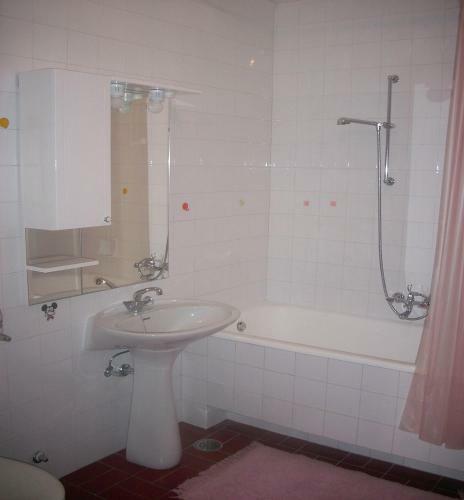 Hostal Guest House Fenix Brela