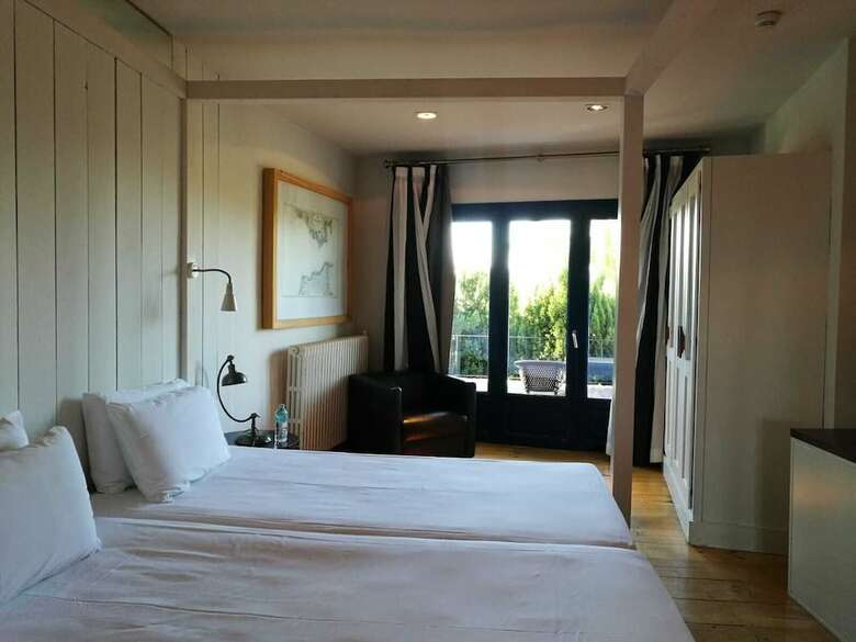 Hotel Trias