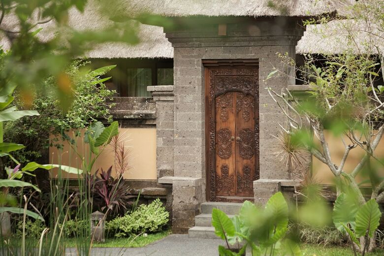 Hotel Kamandalu Resort & Spa