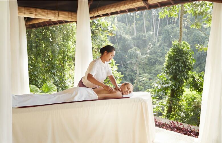 Hotel Kamandalu Resort & Spa