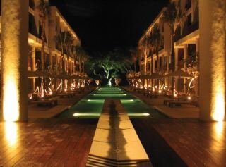 Hotel The Oasis Beach Benoa Bali