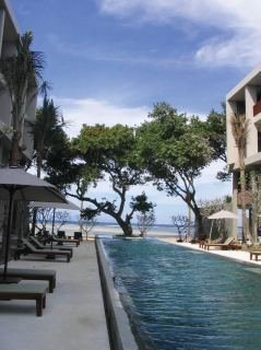 Hotel The Oasis Beach Benoa Bali