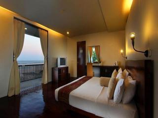 Hotel The Oasis Beach Benoa Bali