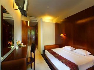 Hotel The Oasis Beach Benoa Bali