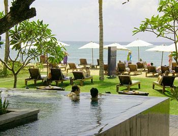 Hotel The Oasis Beach Benoa Bali