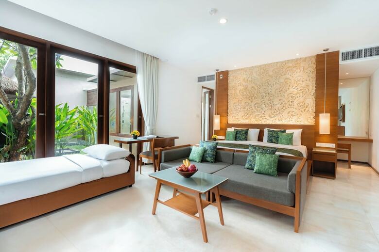 Legian Beach Hotel