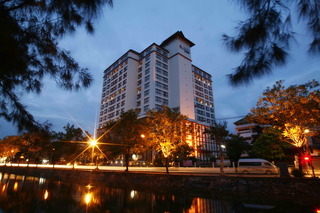 Amora Hotel Tapae Chiang Mai