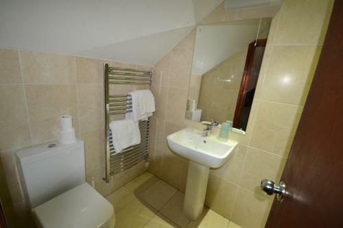 Hostal Airport Guest House